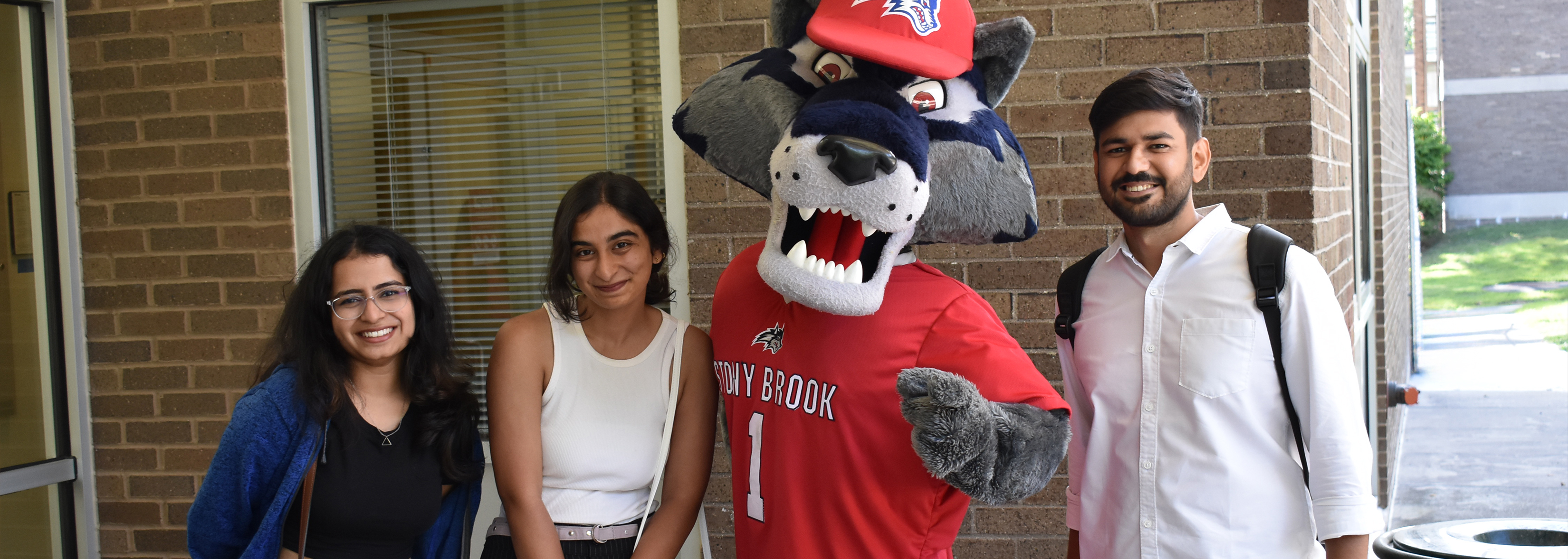 SUNY Stony Brook University College of Business Graduate Students With Wolfie