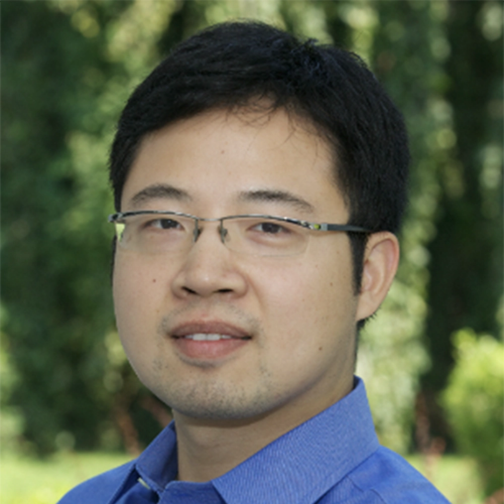 Professor Andrew Xiao Headshot