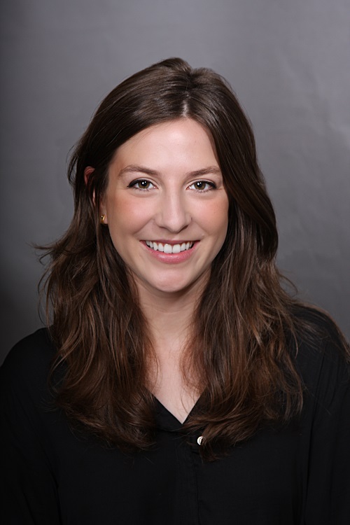 Carrie Mongle Headshot