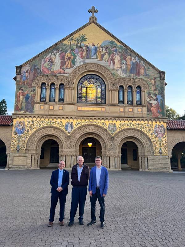 Singer-Hennessy-Bender-at-Stanford